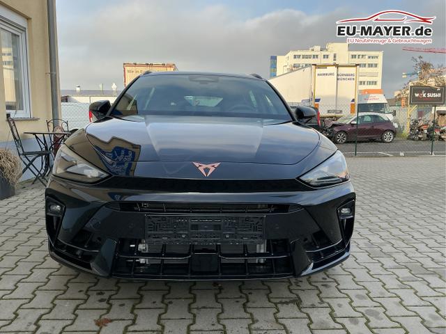 Cupra / Leon Sportstourer / Schwarz / Sp VZ AHK / Midnight Black / , Beispielbilder, ggf. teilweise mit Sonderausstattung