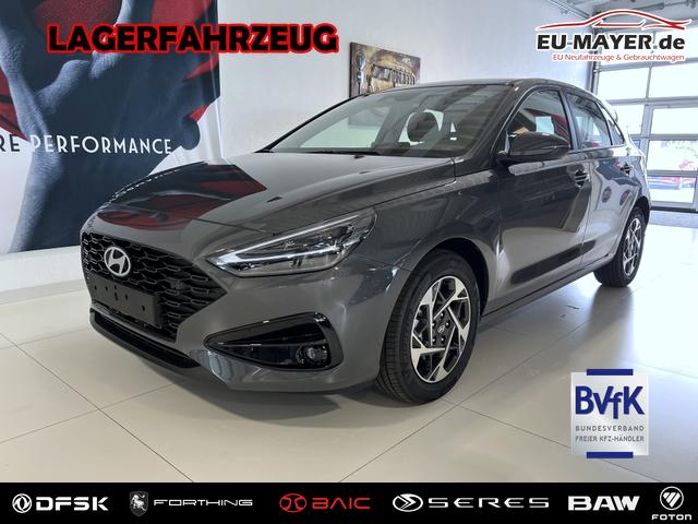 Hyundai i30 - GO 1.0 T-GDI 73 kW (100 PS) Toter-Winkel-Assistent, 2-Zonen-Klimaautomatik, PDC vorne und hinten, R&uuml;ckfahrkamera, LED-Scheinwerfer, Sitzheizung, Lenkradheizung, Navigationssystem, Radio mit DAB, Apple CarPlay, Android Auto, 16 Zoll Leichtmetallfelgen