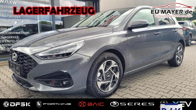 Lagerfahrzeug Hyundai i30 - Family HB Family Navi LED Shzg Lhzg PDC Cam Keyless