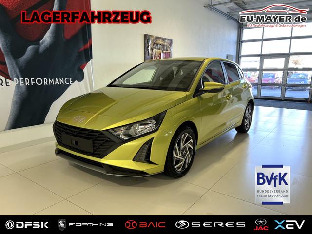 Lagerfahrzeug Hyundai i20 - Family 1.2i 58 kW (79 PS) Navigationssystem, Klimaautomatik, Sitzheizung, Lenkradheizung, Radio mit DAB, Apple CarPlay & Android Auto, R&uuml;ckfahrkamera, Einparkhilfe hinten, Lichtsensor, Spurassistent, Fernlichtassistent, Verkehrszeichenassistent uvm.