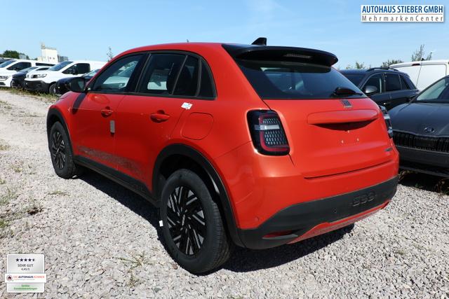 Fiat 600 MHEV 110 DCT PDC360° Keyl SHZ Kam Tow CarP 