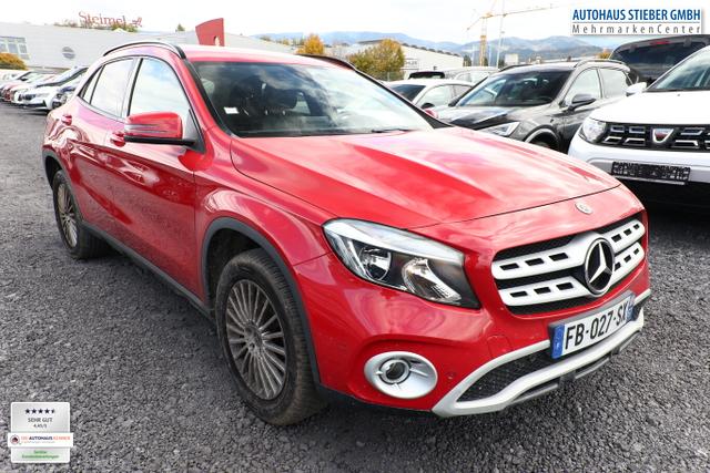Mercedes-Benz GLA 180 DCT Leder ParkAs Tempomat LM17Z Klima 