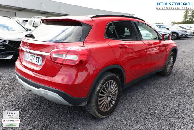 Mercedes-Benz GLA 180 DCT Leder ParkAs Tempomat LM17Z Klima 