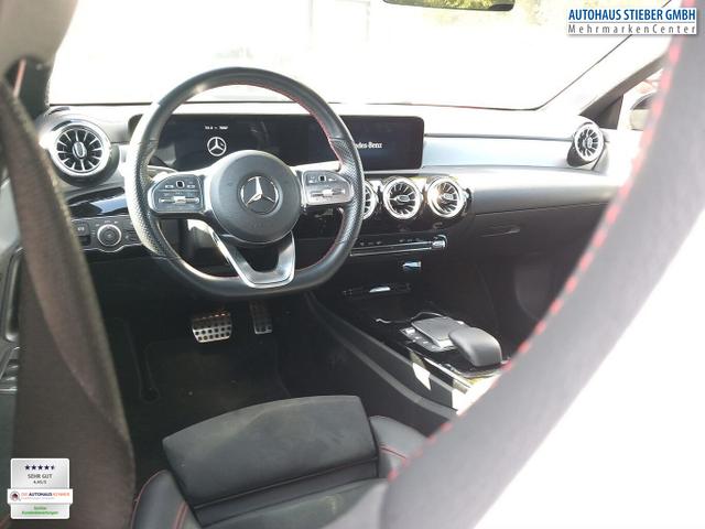Mercedes-Benz CLA-Klasse AMG Line CLA 200 DCT LED Nav ParkP Night UrbanG 