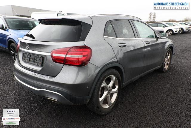 Mercedes-Benz GLA Urban 180 Pano Nav LED eHk ParkAs LaneAs 18Z 