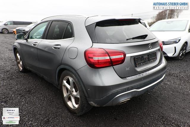 Mercedes-Benz GLA Urban 180 Pano Nav LED eHk ParkAs LaneAs 18Z 
