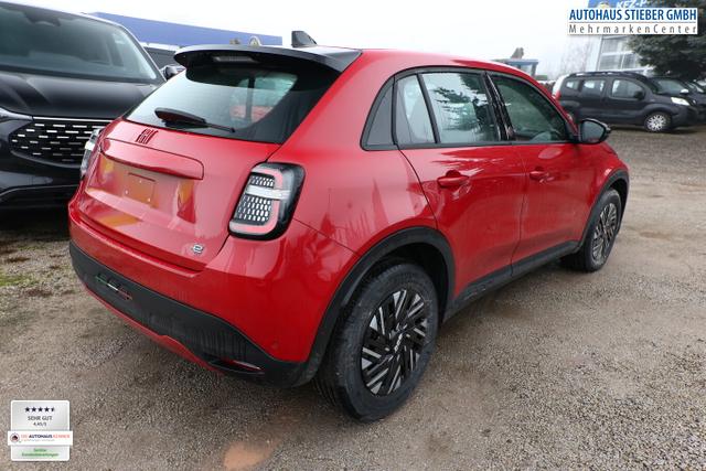 Fiat 600e Red 54kWh 11kW-OBC CarPlay W&auml;rmepumpe PDC 