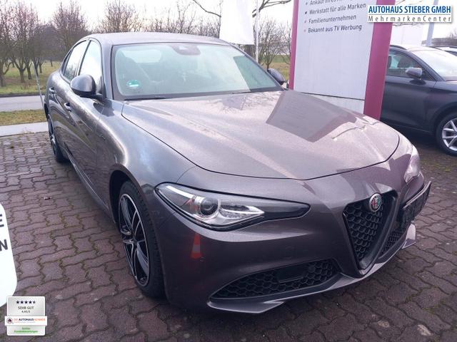 Alfa Romeo Giulia Sprint 2.2 Turbo 160 AT8 Nav Kam Keyless 