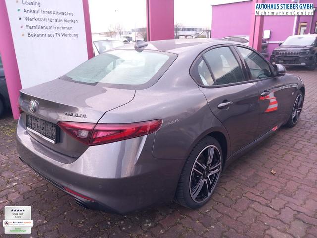 Alfa Romeo Giulia Sprint 2.2 Turbo 160 AT8 Nav Kam Keyless 