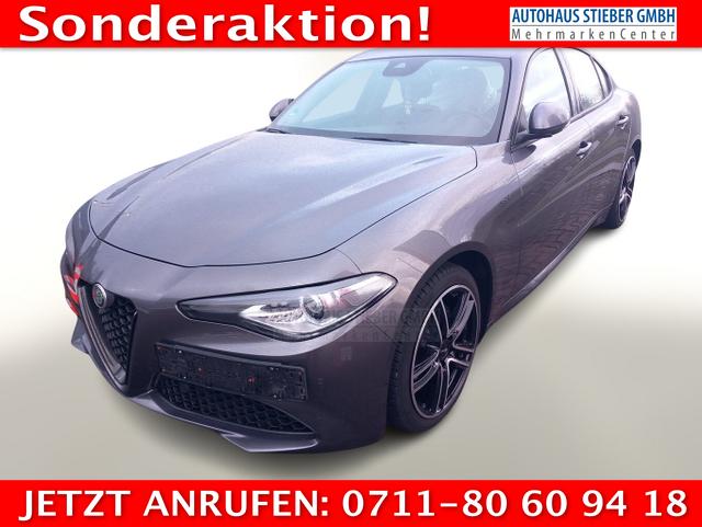 Alfa Romeo Giulia - Sprint 2.2 Turbo 160 AT8 Nav Kam Keyless