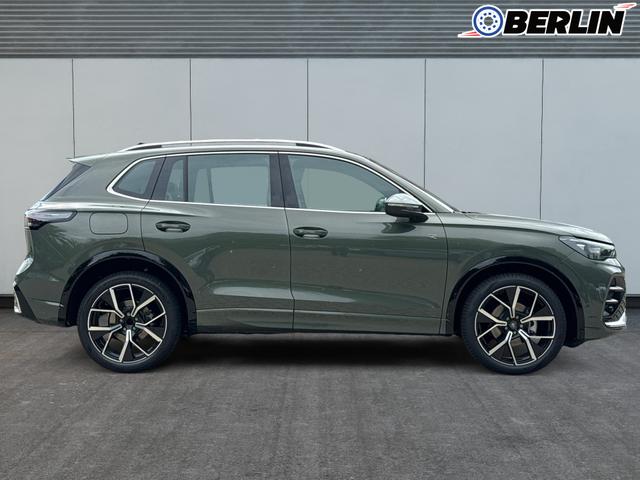 Volkswagen / Tiguan / Grün / / / DSG+AHK+HUD+NAVI+MATRIX+EL. HECK.+20 ALU