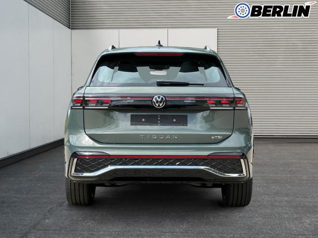 Volkswagen / Tiguan / Grün / / / DSG+AHK+HUD+NAVI+MATRIX+EL. HECK.+20 ALU