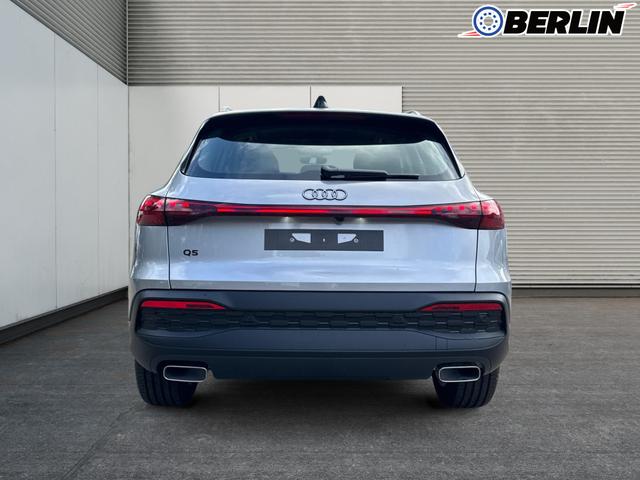 Audi / Q5 / Silber / / / AHK+NAVI+LED+SHZ+PDC