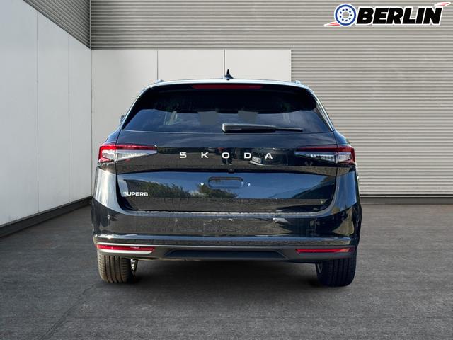 Skoda / Superb Combi / / / / AHK+NAVI+KAM+EL.HECKKL.+KESSY