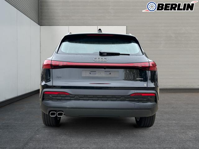 Audi / Q5 / Schwarz / / / QUATTRO+ NAVI+ LED+ SHZ+ PDC