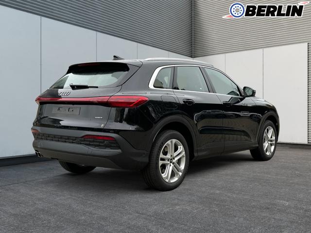 Audi / Q5 / Schwarz / / / QUATTRO+ NAVI+ LED+ SHZ+ PDC