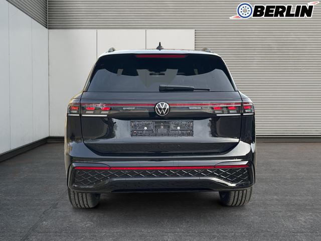 Volkswagen / Tiguan / Schwarz / / / 4x4 AHK+PANO+STANDHZG+20 ALU+eHK