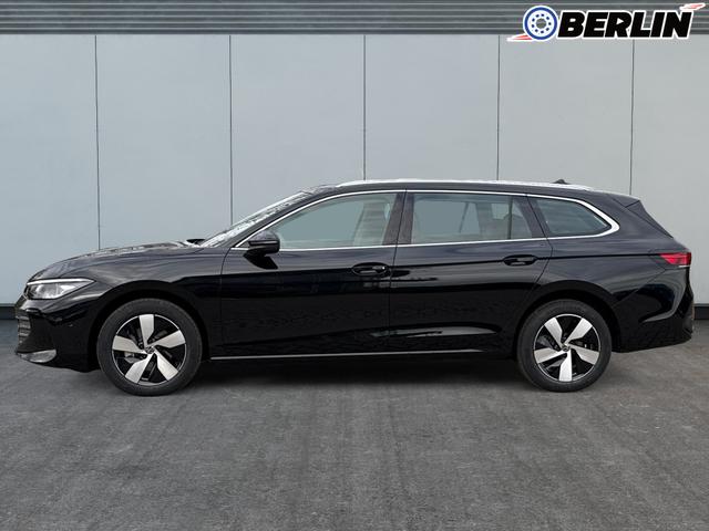 Volkswagen / Passat Variant / Schwarz / / / DSG+AHK+MASSAGE+NAVI+ACC+KAMERA+LED+17 ALU