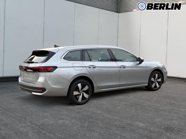 Volkswagen / Passat Variant / Silber / / / DSG+AHK+MASSAGE+NAVI+ACC+KAMERA+LED+17 ALU