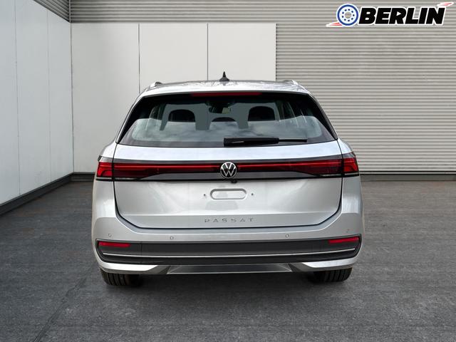 Volkswagen / Passat Variant / Silber / / / DSG+AHK+MASSAGE+NAVI+ACC+KAMERA+LED+17 ALU