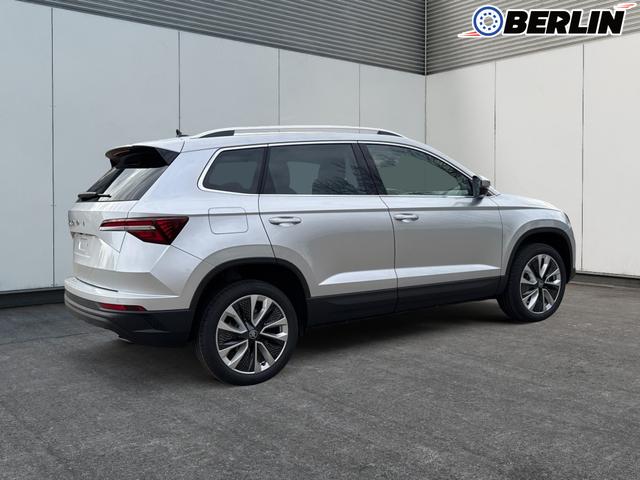 Skoda / Karoq / Silber / / / AHK+KAMERA+EL. HECKKL.+SHZ+ACC+KESSY+18''ALU