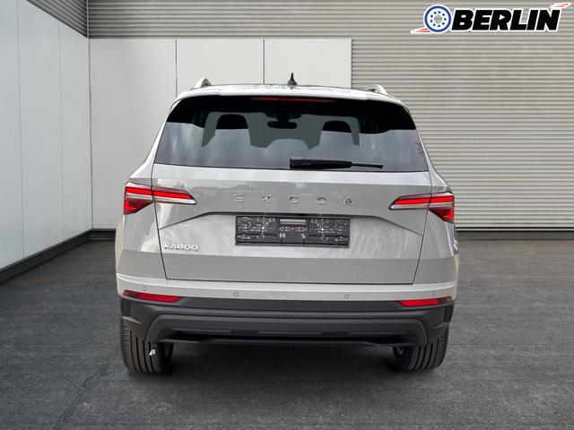 Skoda / Karoq / Grau / / / AHK+KAMERA+EL. HECKKL.+SHZ+ACC+KESSY+18''ALU