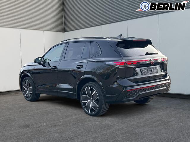 Volkswagen Tiguan R-Line People PLUG-IN+PANO+AHK+HD MATRIX+NAVI+BLACK STYLE+20" LM+ACC 