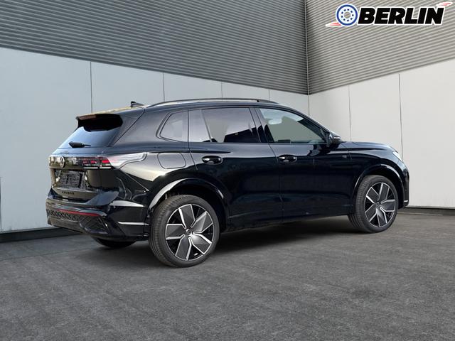 Volkswagen Tiguan R-Line People PLUG-IN+PANO+AHK+HD MATRIX+NAVI+BLACK STYLE+20" LM+ACC 