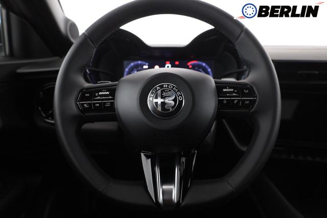 Alfa Romeo Junior Ibrida 1.2 VGT 48V-Hybrid (100kW) Speciale Speciale, 18-Zoll, Kamera, el. Klappe, Sitzheizung 