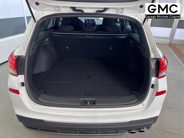 Hyundai / i30 / Weiß / / / N-LINE SHZ NAVI PDC RFK
