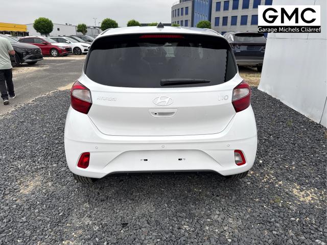 Hyundai / i10 / Weiß / / / AUT NAVI SHZ TEMPOMAT 