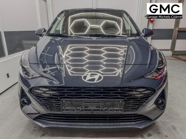 Hyundai i10 PREMIUM AUT SHZ KLIMAAUTOMATIK AMBIENTE ALU RFK PDC NAVI 