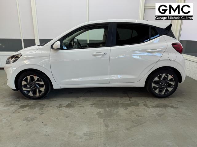 Hyundai i10 PREMIUM AUT SHZ KLIMAAUTOMATIK AMBIENTE ALU RFK PDC NAVI 