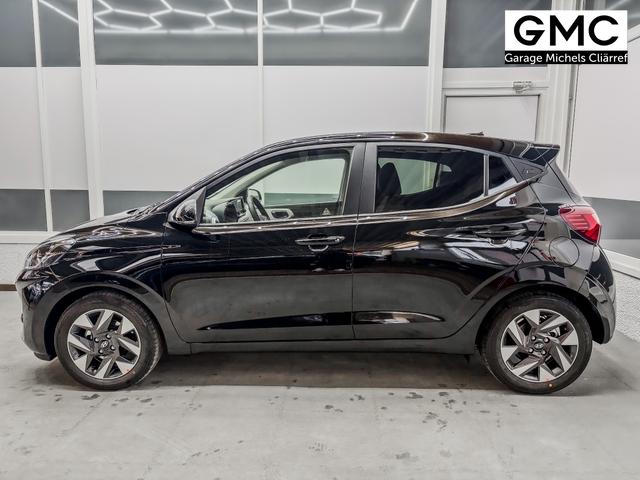 Hyundai i10 PREMIUM AUT SHZ KLIMAAUTOMATIK AMBIENTE ALU RFK PDC NAVI 