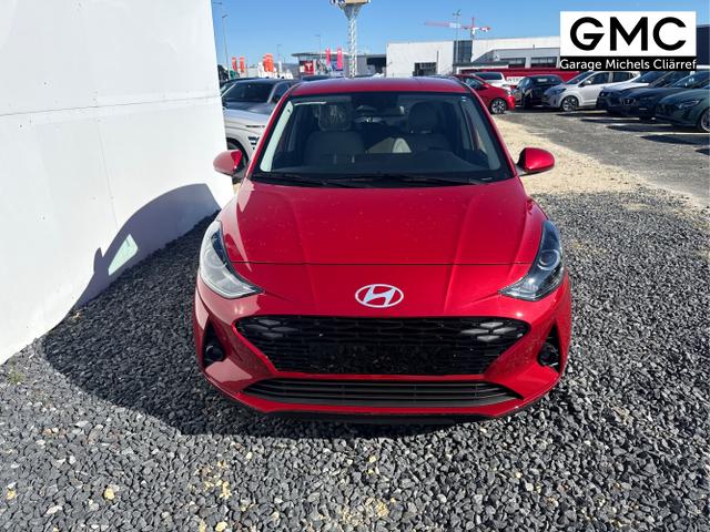 Hyundai / i10 / Rot / / / AUT SHZ KLIMAAUTOMATIK AMBIENTE ALU RFK PDC NAVI 