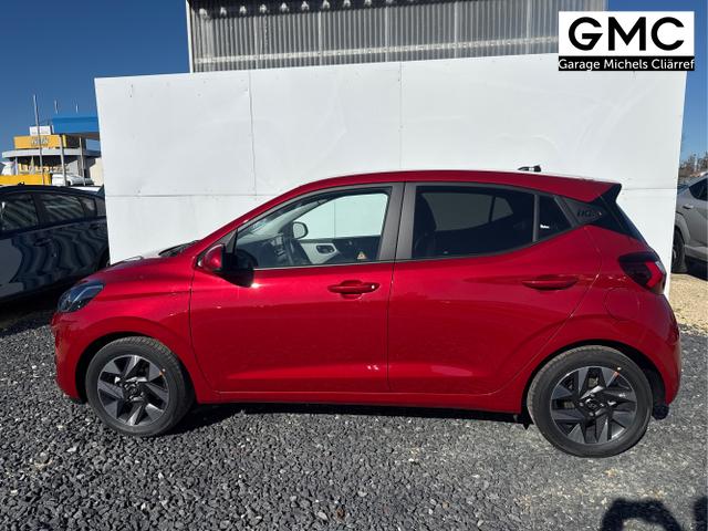 Hyundai / i10 / Rot / / / AUT SHZ KLIMAAUTOMATIK AMBIENTE ALU RFK PDC NAVI 