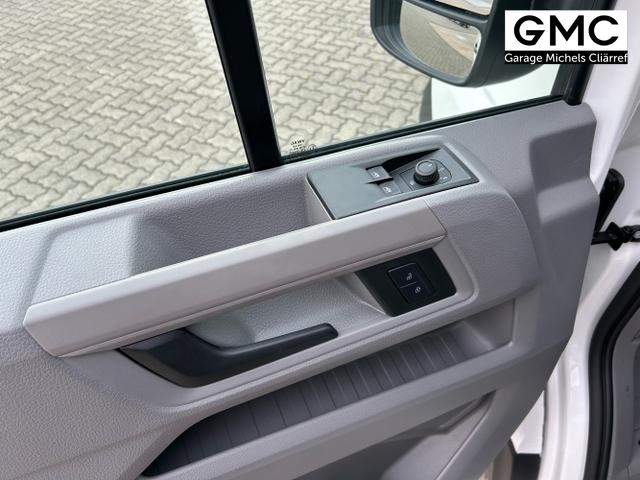 Volkswagen / Crafter Kastenwagen / Weiß / / / 30 2.0 TDI L3H2 / 4 J. Garantie