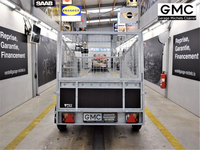 VDM L EA Plywood 750 kg / Mesures int. 220x130x40cm 750kg inclinable 