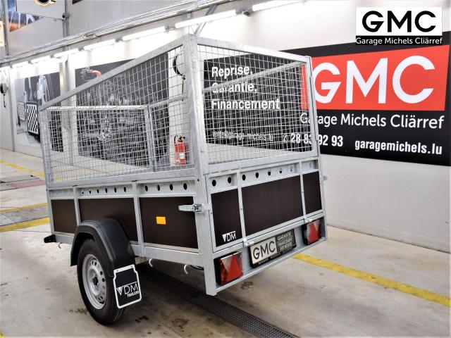 VDM L EA Plywood 750 kg / Mesures int. 220x130x40cm 750kg inclinable 