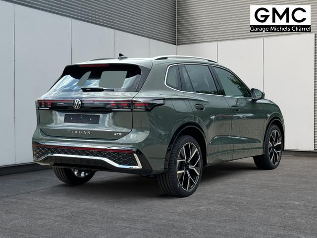 Volkswagen / Tiguan / Grün / / / DSG+AHK+HUD+NAVI+MATRIX+EL. HECK.+20 ALU
