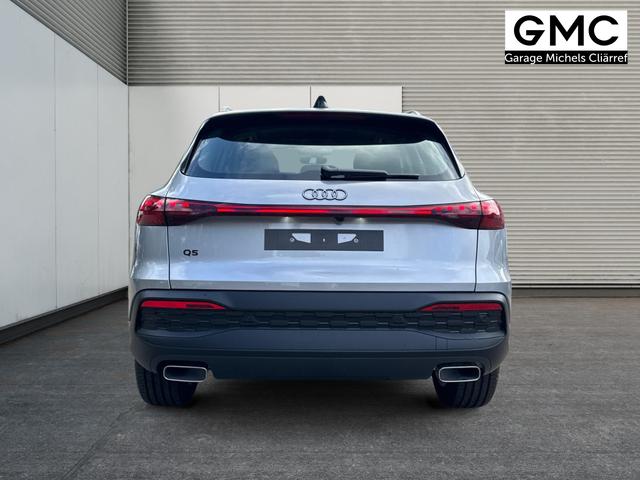 Audi / Q5 / Silber / / / AHK+NAVI+LED+SHZ+PDC