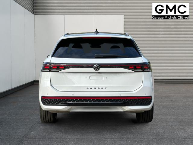 Volkswagen / Passat Variant / Weiß / / / 4WD+SIGNATURE+LEDER+PANO+AHK+DCC+MATRIX