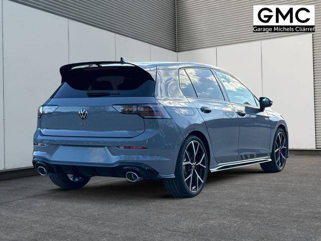 Volkswagen / Golf / Grau / / / PANO+MATRIX+HUD+HARMAN+NAVI+360 KAMERA+19 LM
