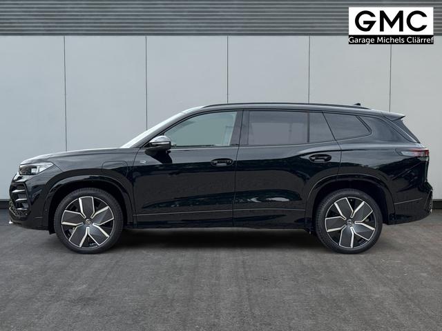 Volkswagen / Tayron / Schwarz / / / PLUG-IN+PANO+AHK+HuD+MATRIX+360 KAM+20ALU+ACC+eHK+BLACK STYLE, Beispielbilder, ggf. teilweise mit Sonderausstattung