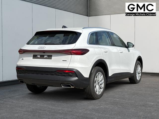 Audi / Q5 / Wei&szlig; / / / QUATTRO+AHK+NAVI+KAMERA+SHZ+PDC+ACC