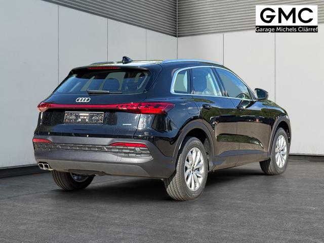 Audi / Q5 / Schwarz / / / QUATTRO+NAVI+KAMERA+AHK+PANO+SHZ+PDC+ACC, Beispielbilder, ggf. teilweise mit Sonderausstattung