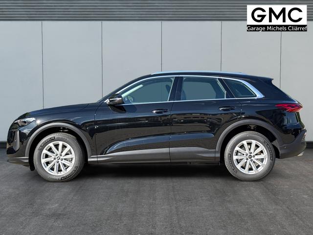 Audi / Q5 / Schwarz / / / QUATTRO+NAVI+KAMERA+AHK+PANO+SHZ+PDC+ACC, Beispielbilder, ggf. teilweise mit Sonderausstattung
