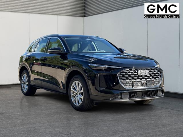 Audi / Q5 / Schwarz / / / QUATTRO+NAVI+KAMERA+AHK+PANO+SHZ+PDC+ACC, Beispielbilder, ggf. teilweise mit Sonderausstattung