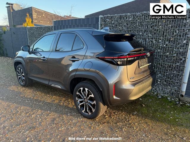 Toyota Yaris Cross 1.5 HEV Style Ash Grey Lager 