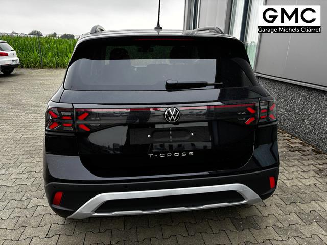 Volkswagen T-Cross LIFE 1.5 TSI 150PS DSG/AUTOMATIK, Deep-Black-Metallic, Parksensoren v/h, Rückfahrkamera, Privacy-Glas, Sitzheizung, Climatronic, IQ LIGHT MATRIX-LED, Radio Ready2Discover+App-Connect, 17" Alu, KEYLESS, Lendenwirbelstütze, M-Lederlenkrad, Dachreling 